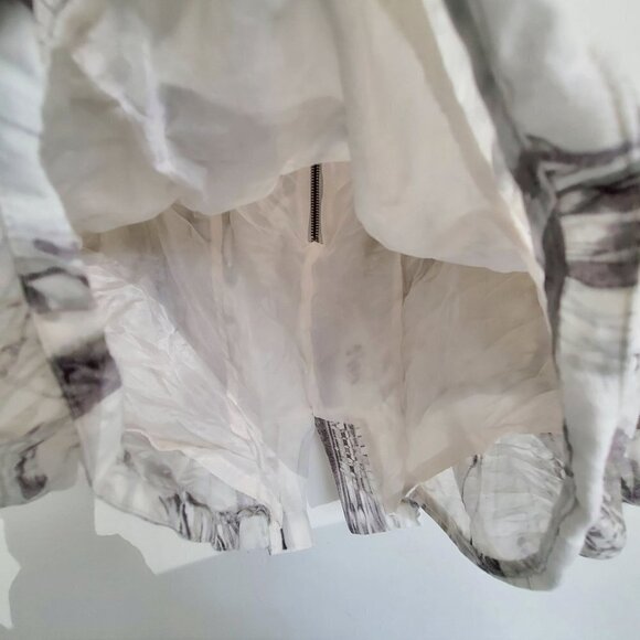 L.A.M.B. Gwen Stefani Gray White Marble Print Pocket Silk Drape Mini Skirt Sz 2 - Picture 6 of 12